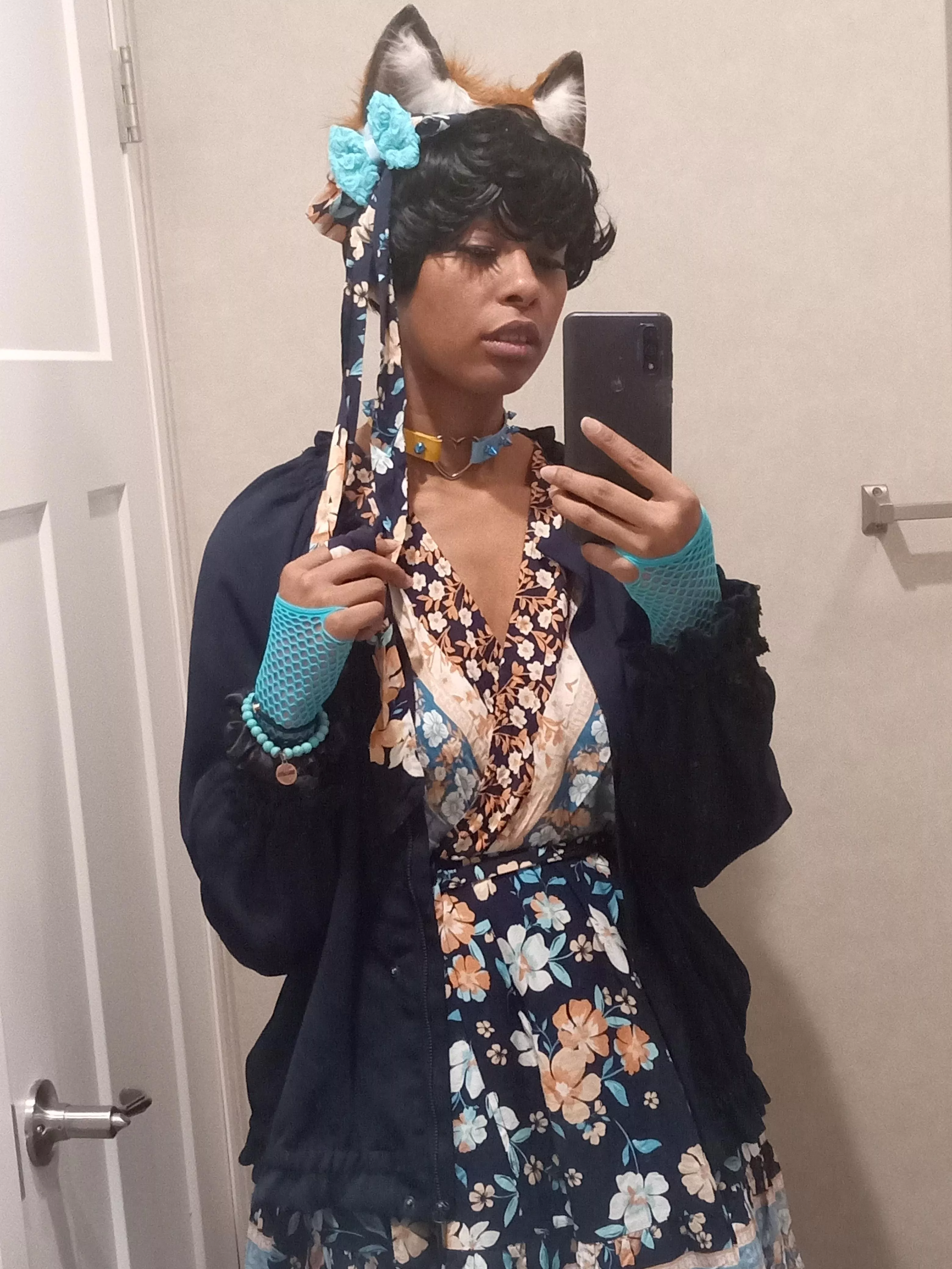 Thinking of adding lace to the bow. The sweater is thrifted. 🏷️