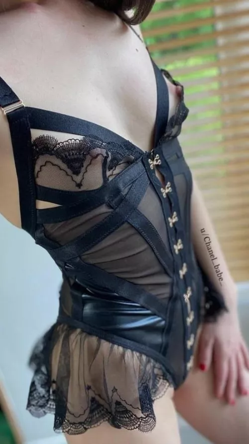 Tiny Tits Look Good on Me!