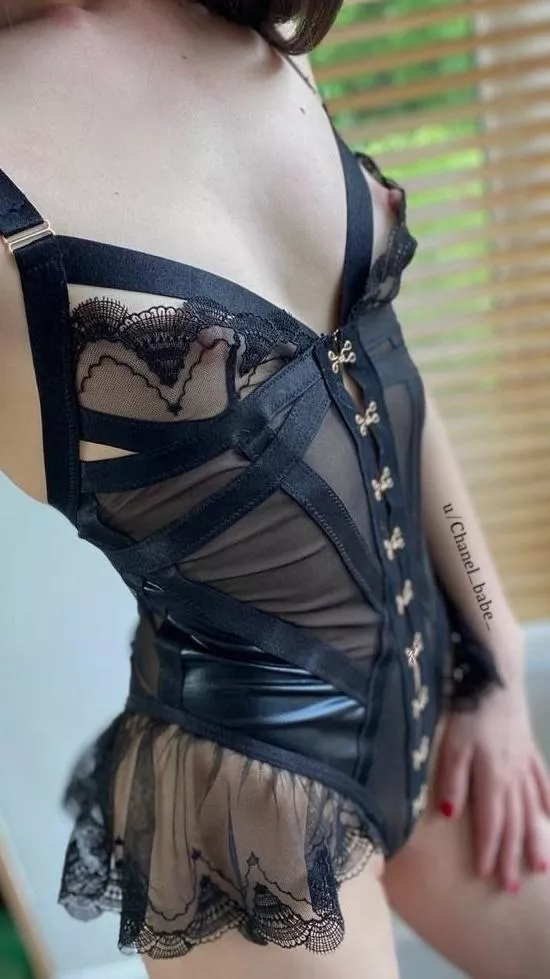 Tiny Tits Look Good on Me!