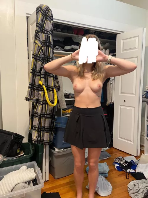 Trading my 20 yr old gf while this is up, send sample and age in dm to get tele