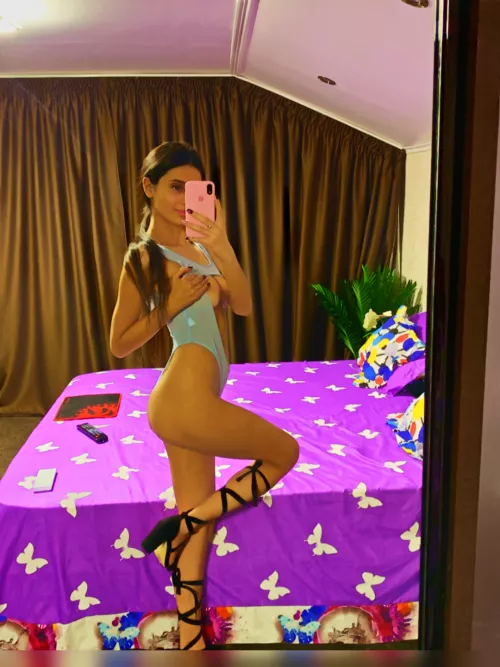 Use your imagination and undress me.