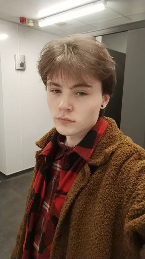 Why tf is it so cold! Someone please warm me up. We can play 3ds in bed together.