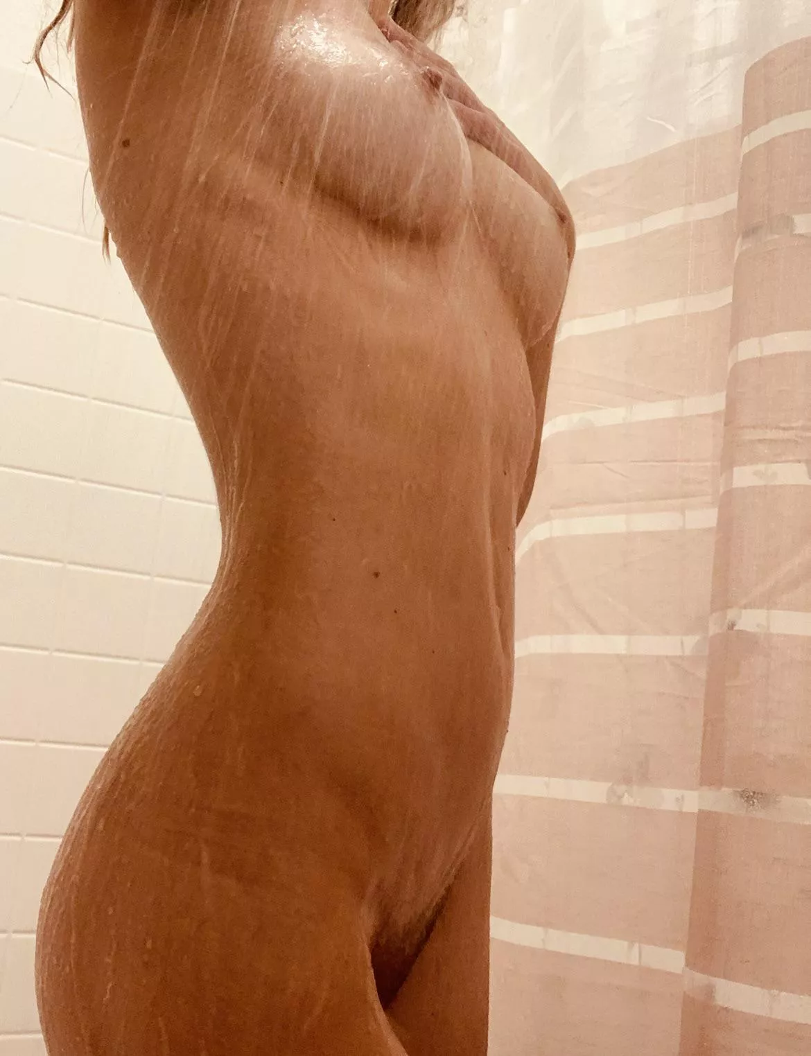 Would you stuff this tight freshman body😋