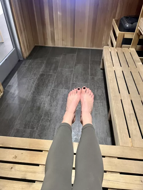 You walk in on me and my sweaty feet in the empty sauna, what happens next?