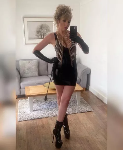 1 upv= 3 pics in your dm 1 comment=surprise