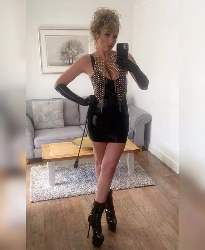 1 upv= 3 pics in your dm 1 comment=surprise