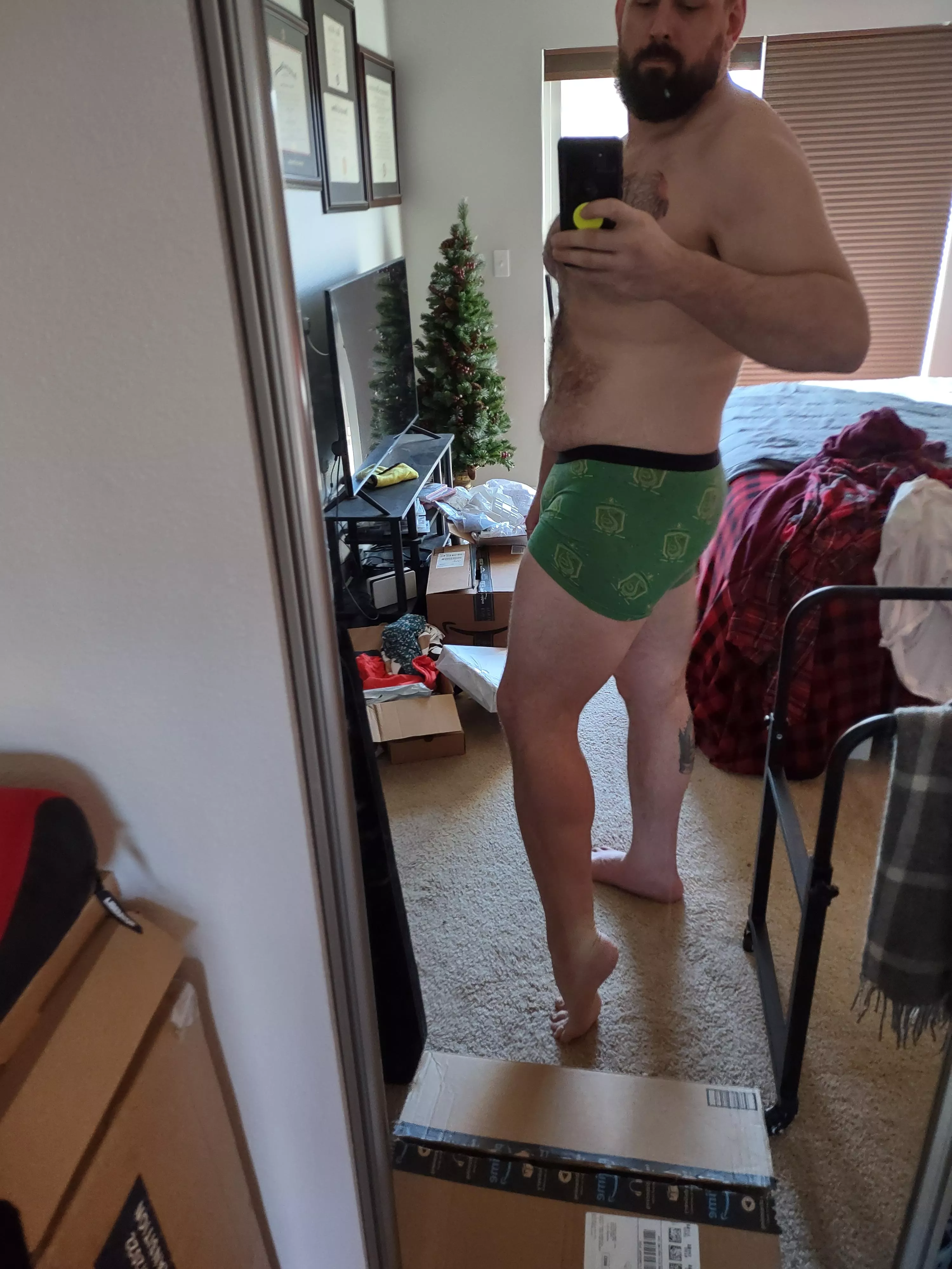 [34] 6'4, 315lbs, always hungry.