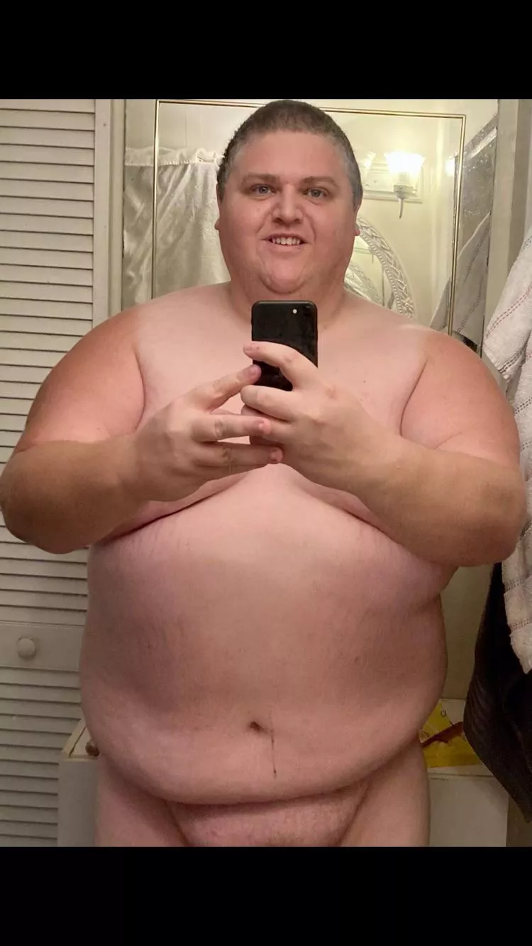 34 6’5 375lbs. Big chubby dude here felt kinda low key sexy. Good morning.