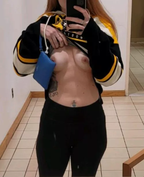 A little mall bathroom selfie for y'all [F]