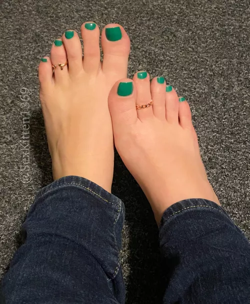 All I want for Christmas is you worshiping my perfect toes 🎄🎁❤️🥰