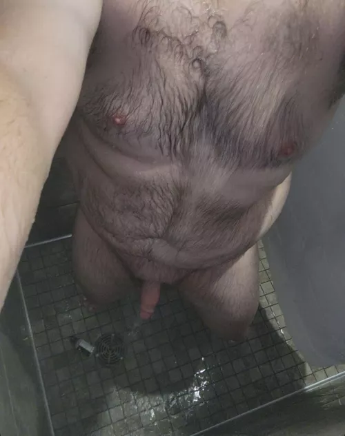 Anyone appreciate a good shower photo? I love this angle of myself! 😅