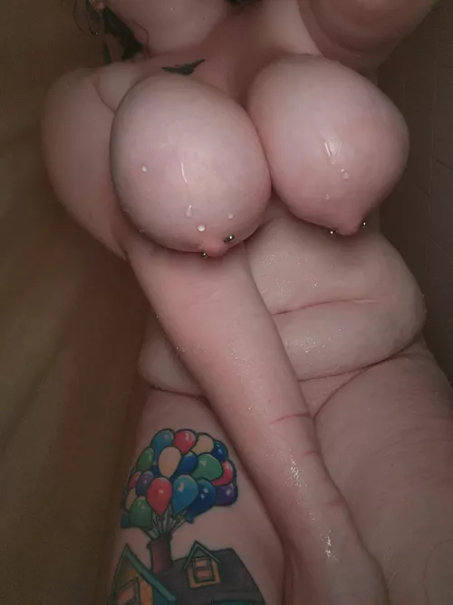 Are chubby MILFs your type?