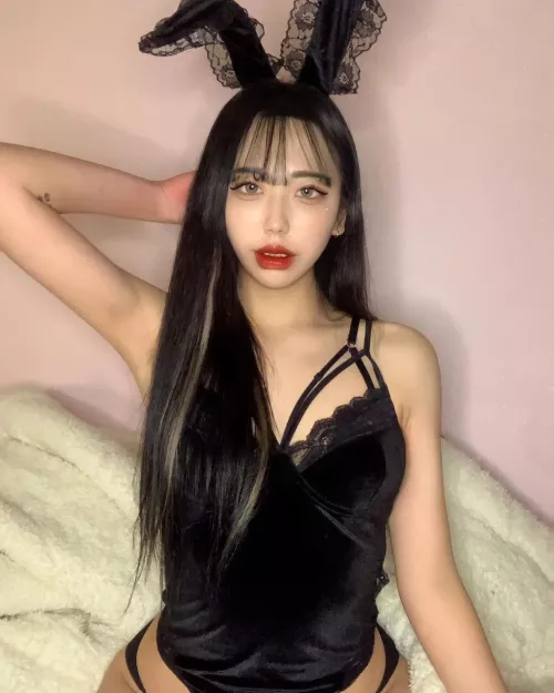 black bunny girl...