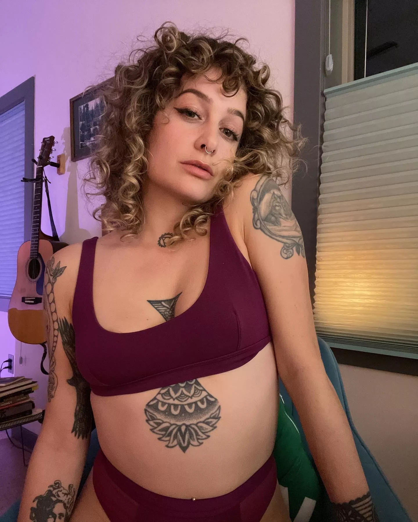 come play in my curls?