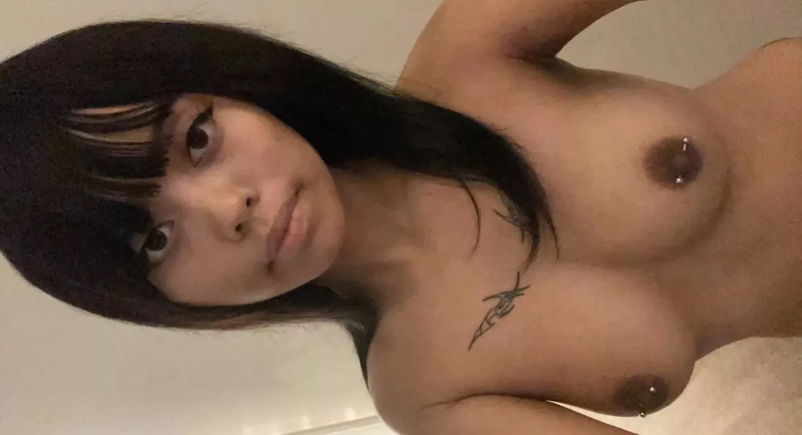 cum on my titties or on my face? 💌