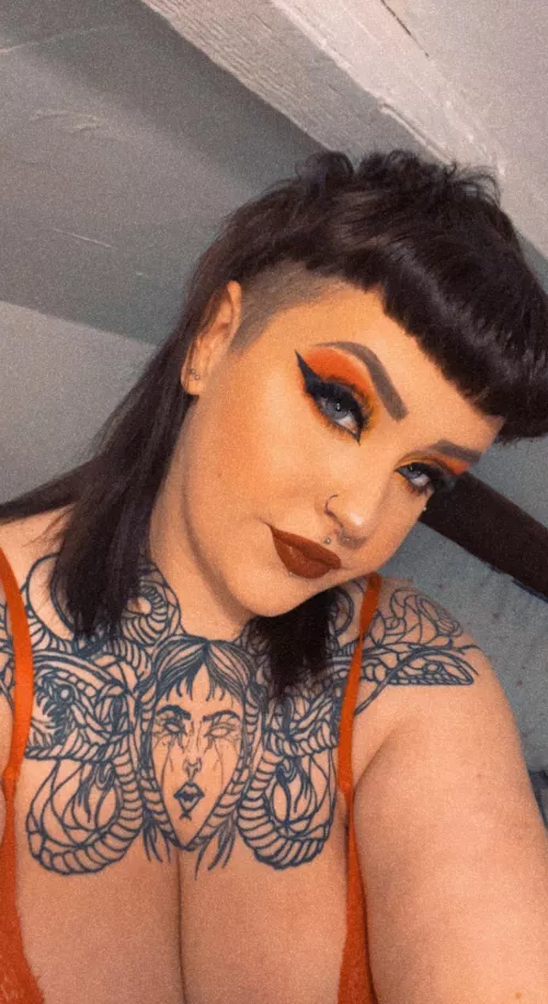 Do you like my make up?🥰🖤