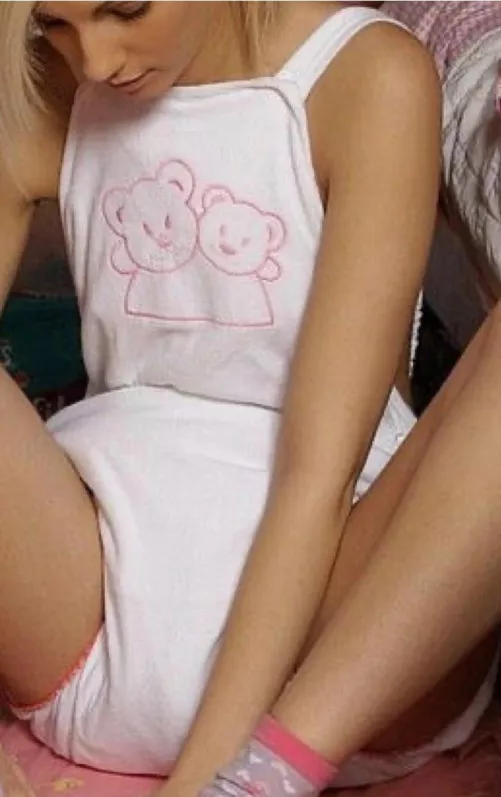 Does anyone know which company/website this is from? I’ve seen it before while casually searching and now I can’t remember where I saw it or find it in any of the stores the community has pinned. Please help!