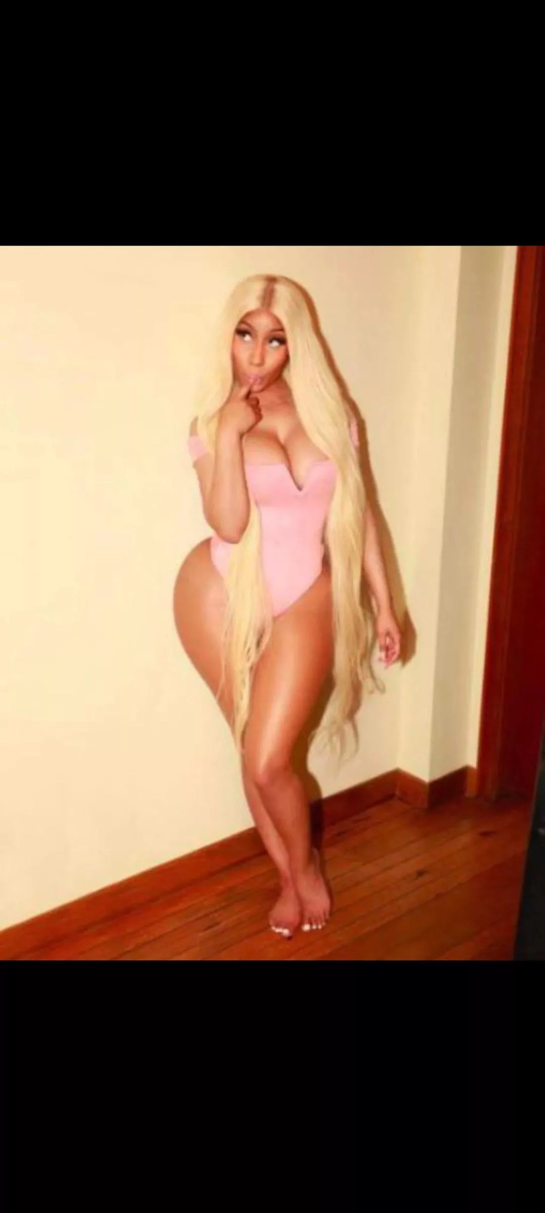 Feeling bi for Nicki minaj