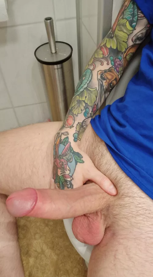 Feeling thick, might fuck you real good if you beg 😈