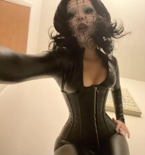 For all the horror and corset lovers, 22 inch corset and pinhead makeup lol 🕸