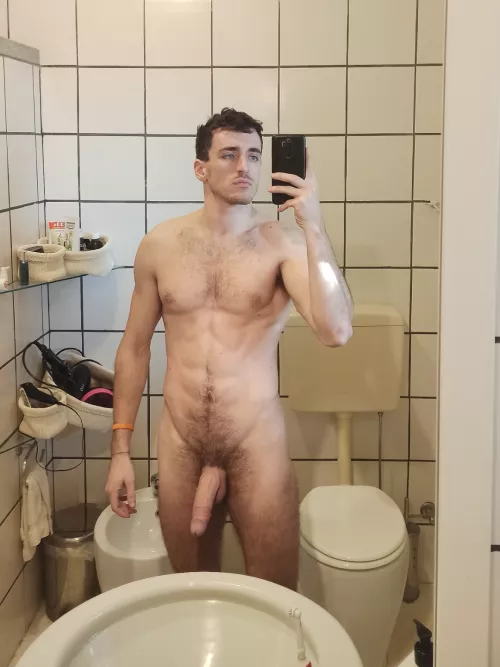 hello everyone! Italian guy here :)