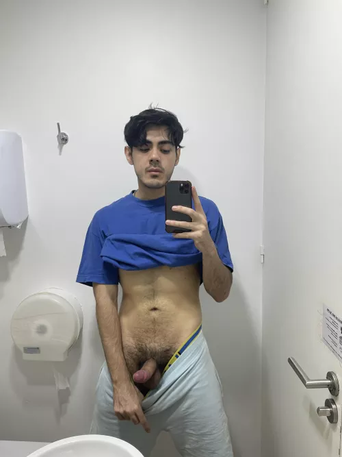 Hello im so horny in the job bath