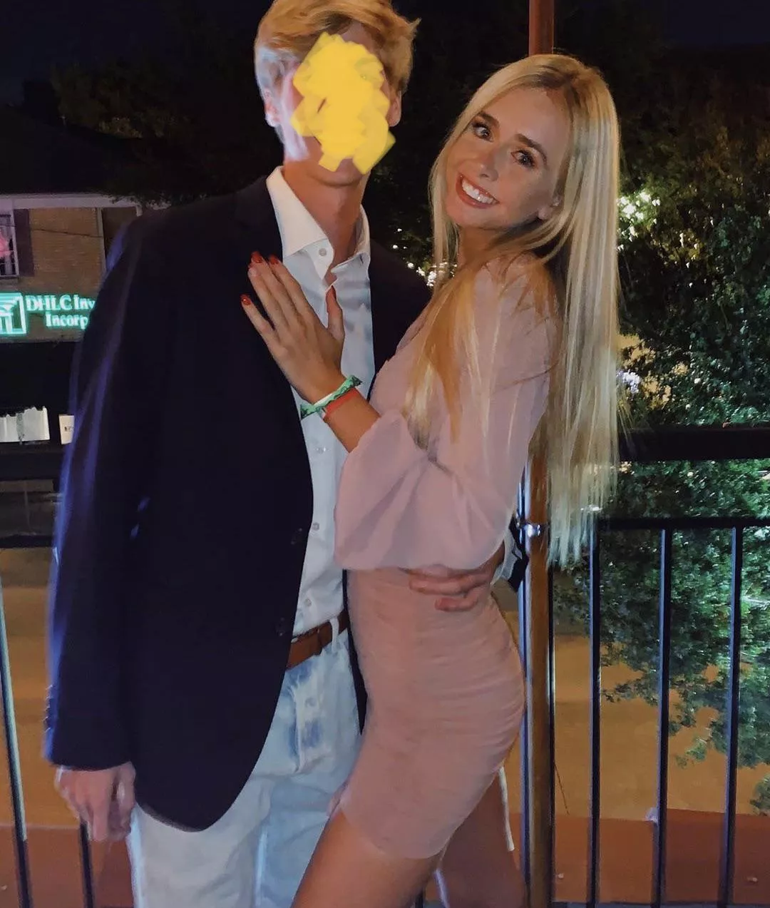 I am looking for a girl older or younger to share my bf with, mostly online, but We ready to meet in the future