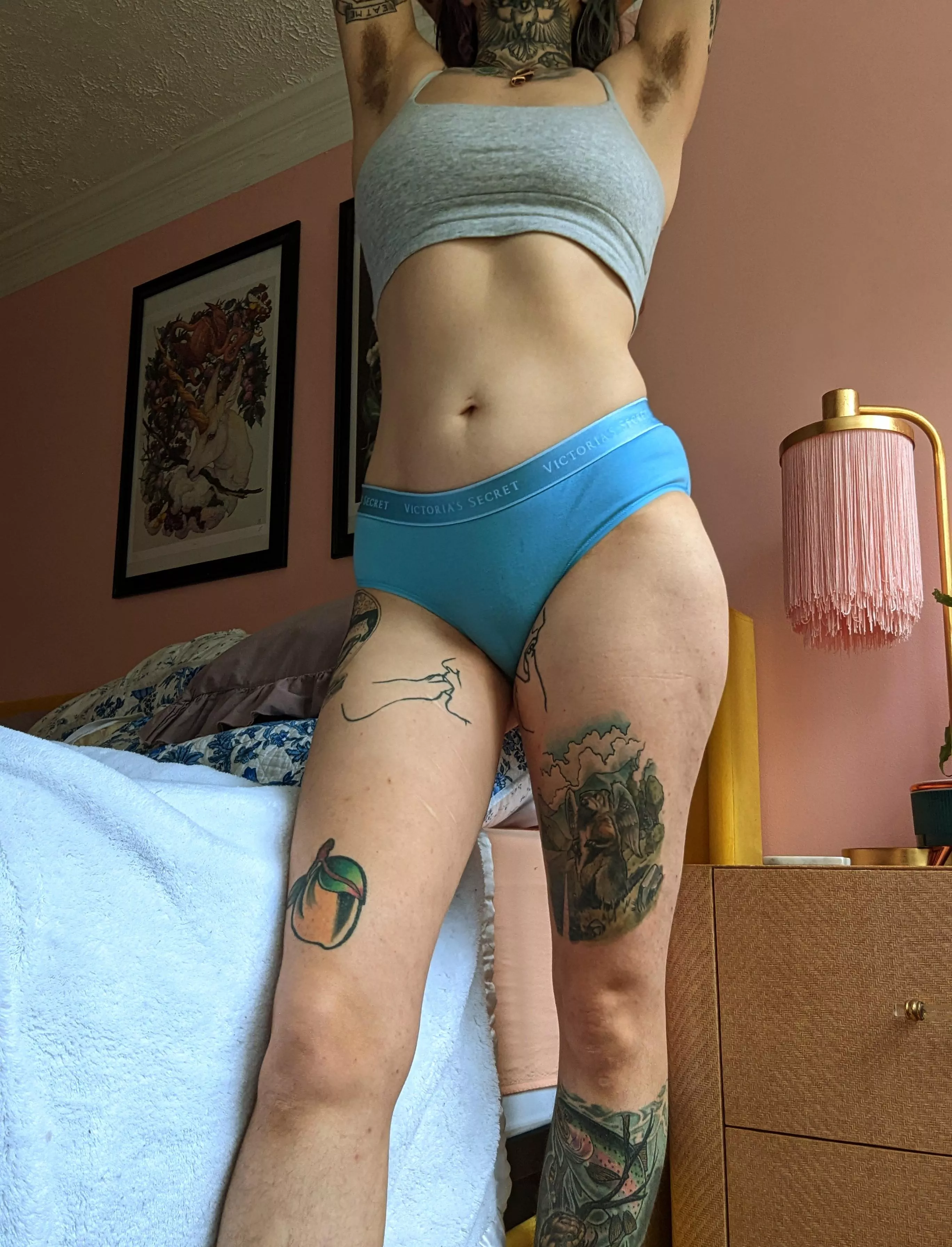 I love showing off my hairy armpits.