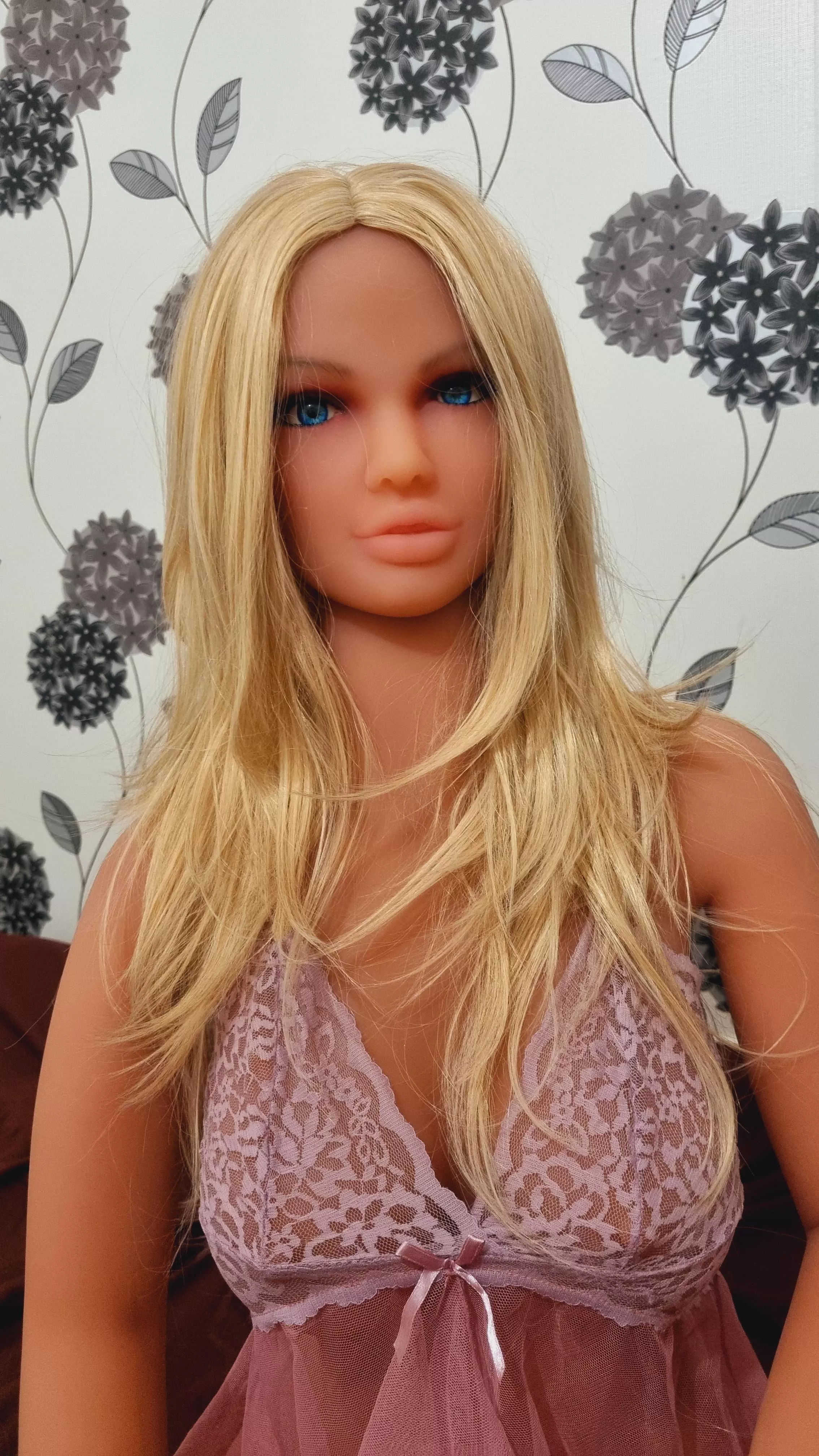 I read on TDF that soaking a wig in diluted fabric softener prevents tangles so I tried it. It still gets tangled but the stock Kimberdoll wig looks so much better now