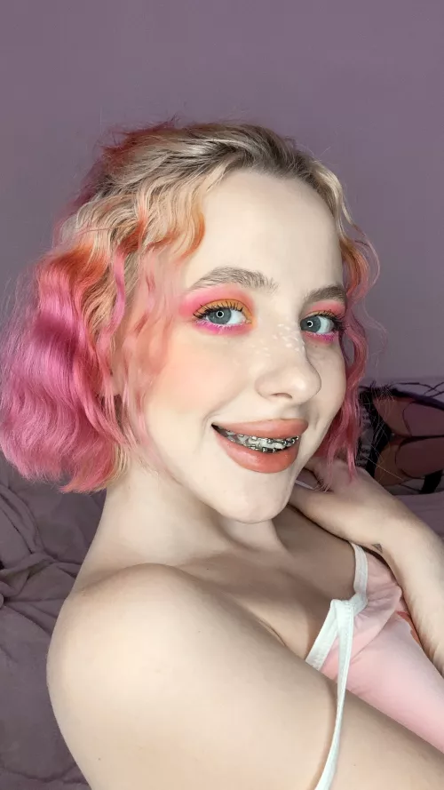 i think these braces complements my make up