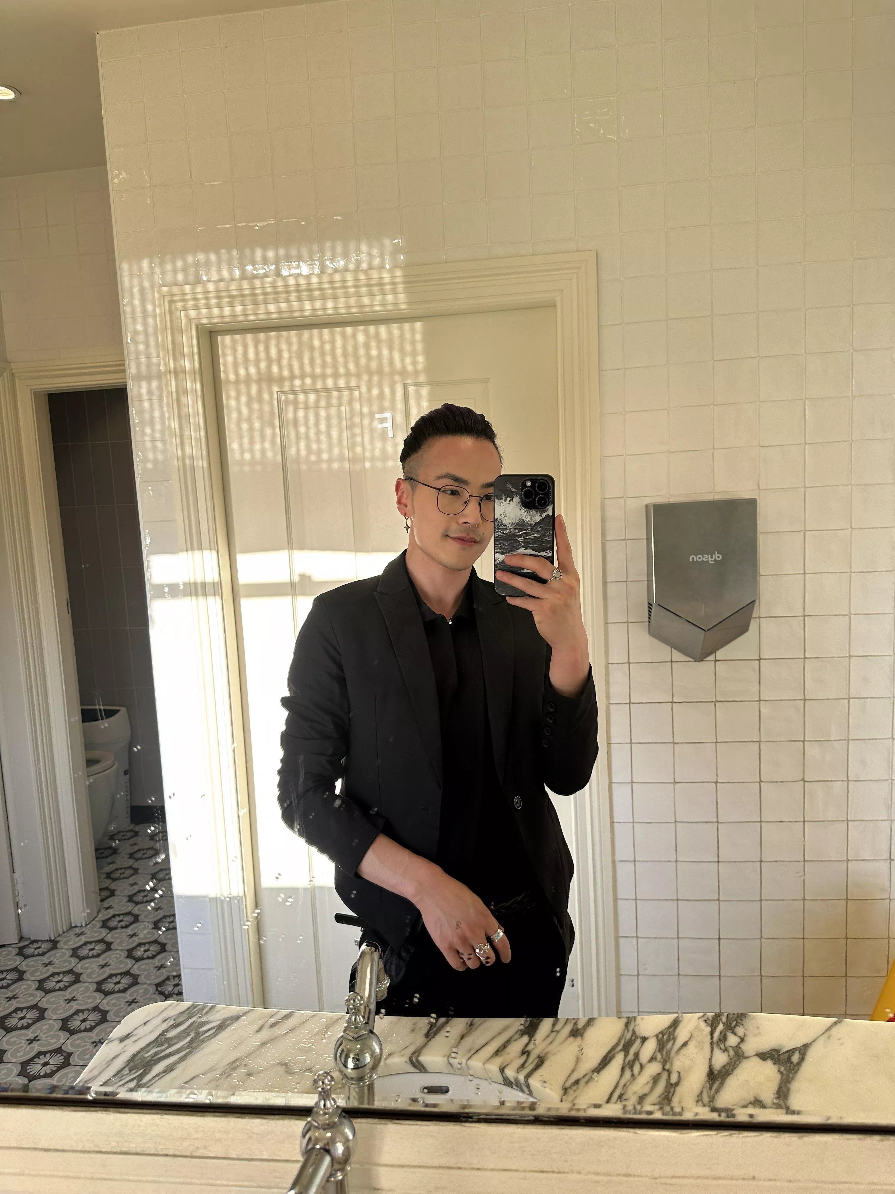 I’m very rarely in suits 😆 also anyway play OW2 or Pokémon violet?