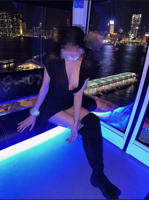 Is the beautiful NIGHT VIEWS I love it...