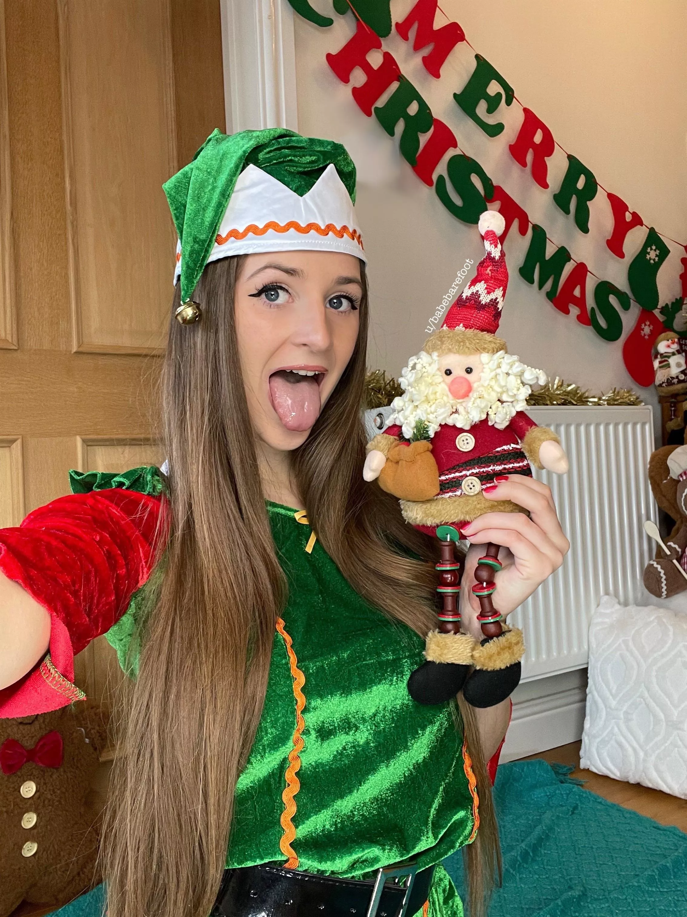 I’ve finished making my toys! I’m ready for your frosting 👅