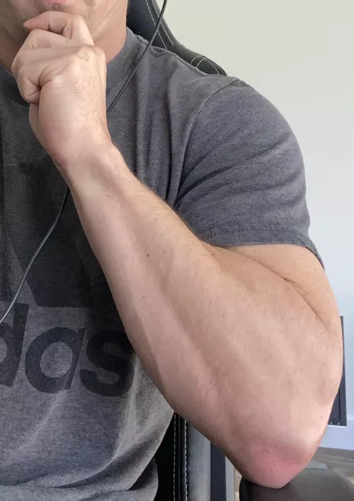 Lazy forearm pic
