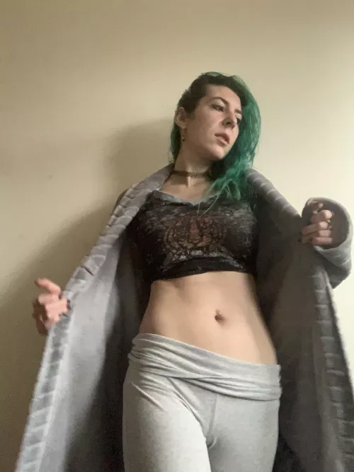 Lil belly button scar