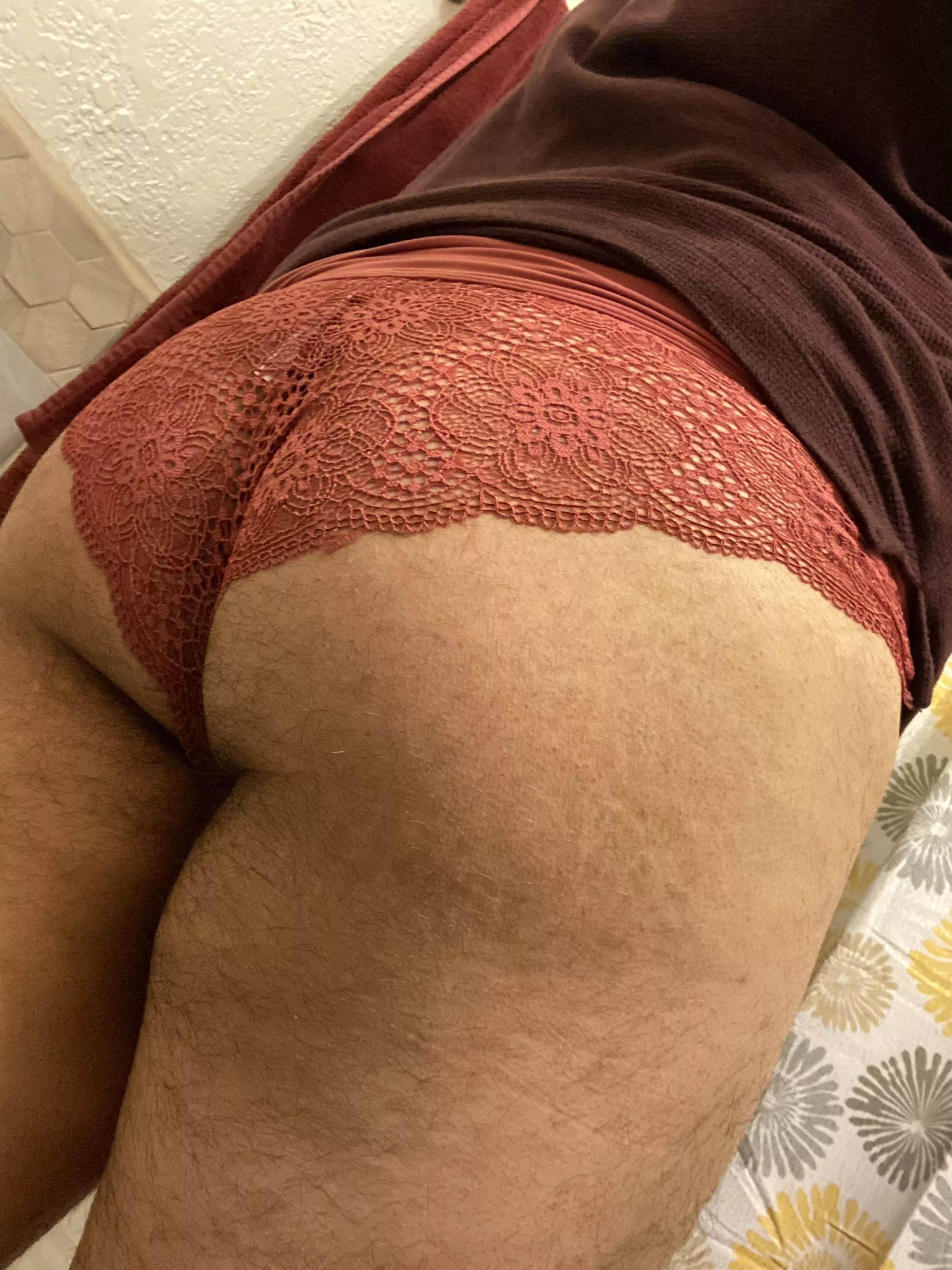 Me in my girlfriends panties 😍😘