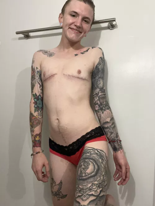 my tattooed body loves touch and attention