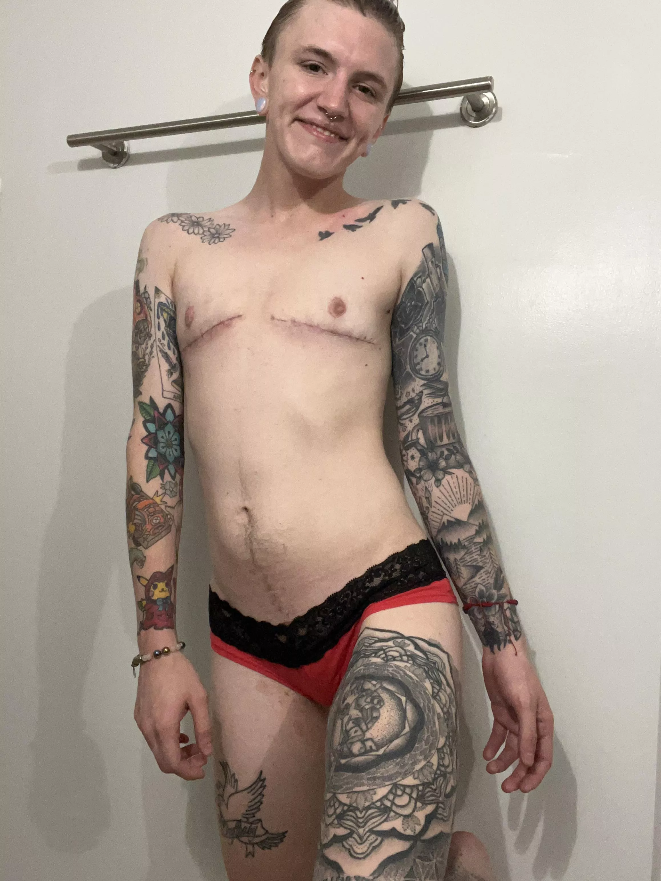 my tattooed body loves touch and attention