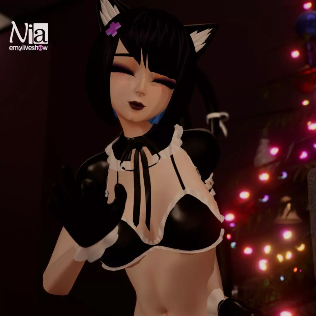 Ohoh looks like Uma left a mess here. Let me clean that up 😉💙 https://chaturbate.com/emyliveshow