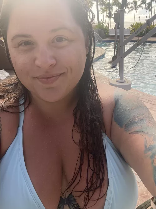 rise and shine , wake up with this sexy bbw and all of my curves covered in tattoos !