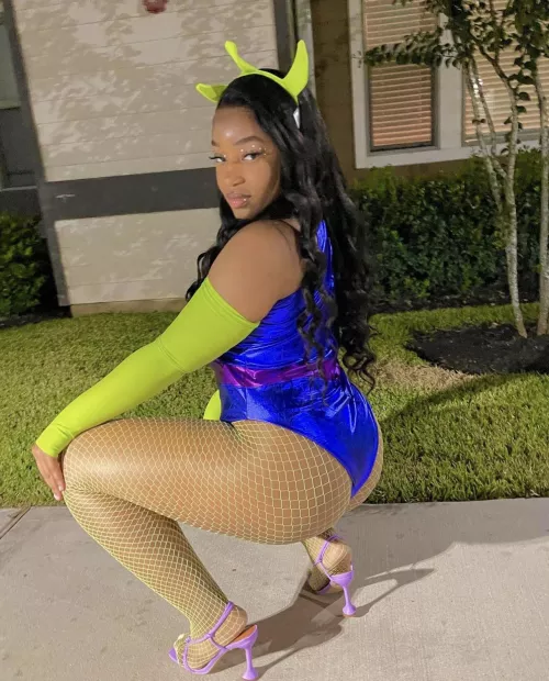 She asking for it…