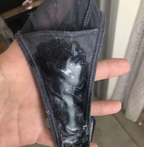 So much cum! 😍 I just love how creamy I get!
