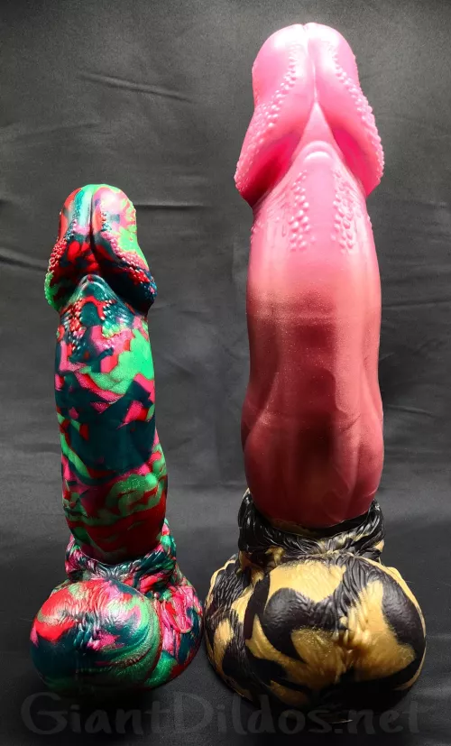 Some toys have a crazy difference between L and XL. Ky'el is one of those toys. lol (Recent holiday drop on left. Btw)