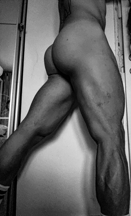 Squats for days 🍑