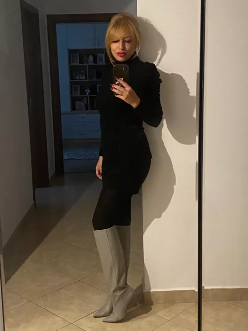 🦸🏻‍♀️Super Hot Milf🍑🍌