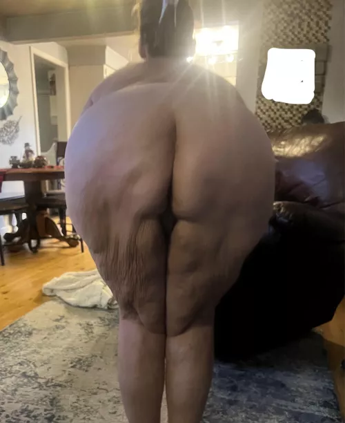 Trading 45 Bbw wife on tele. Big_smallies