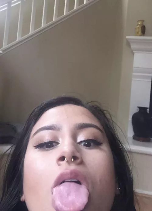 wanna bust a fat one to her? upvote and dm me