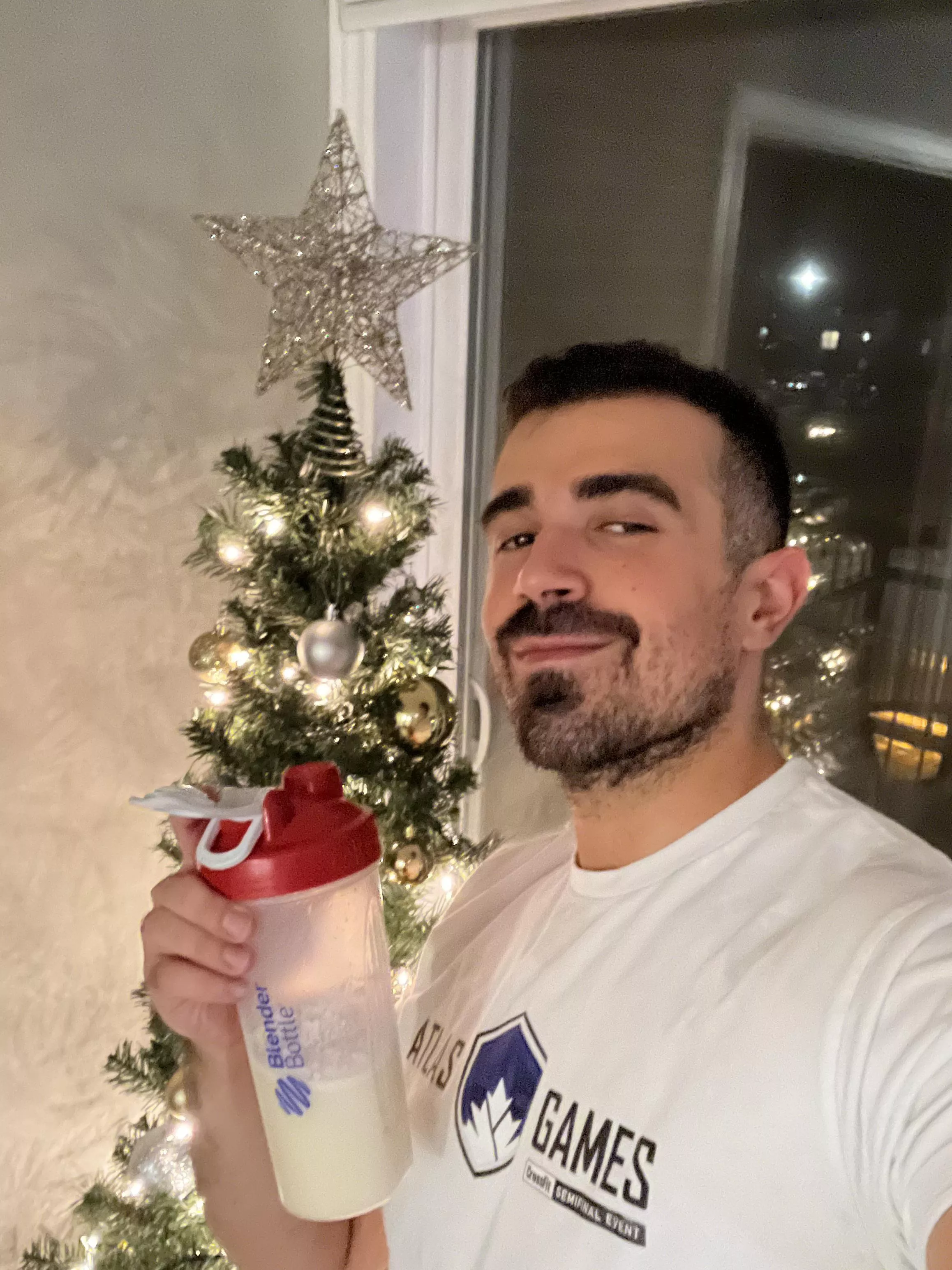 Was feeling a bit down today, so decided to set up the Christmas tree. 🫶🏼