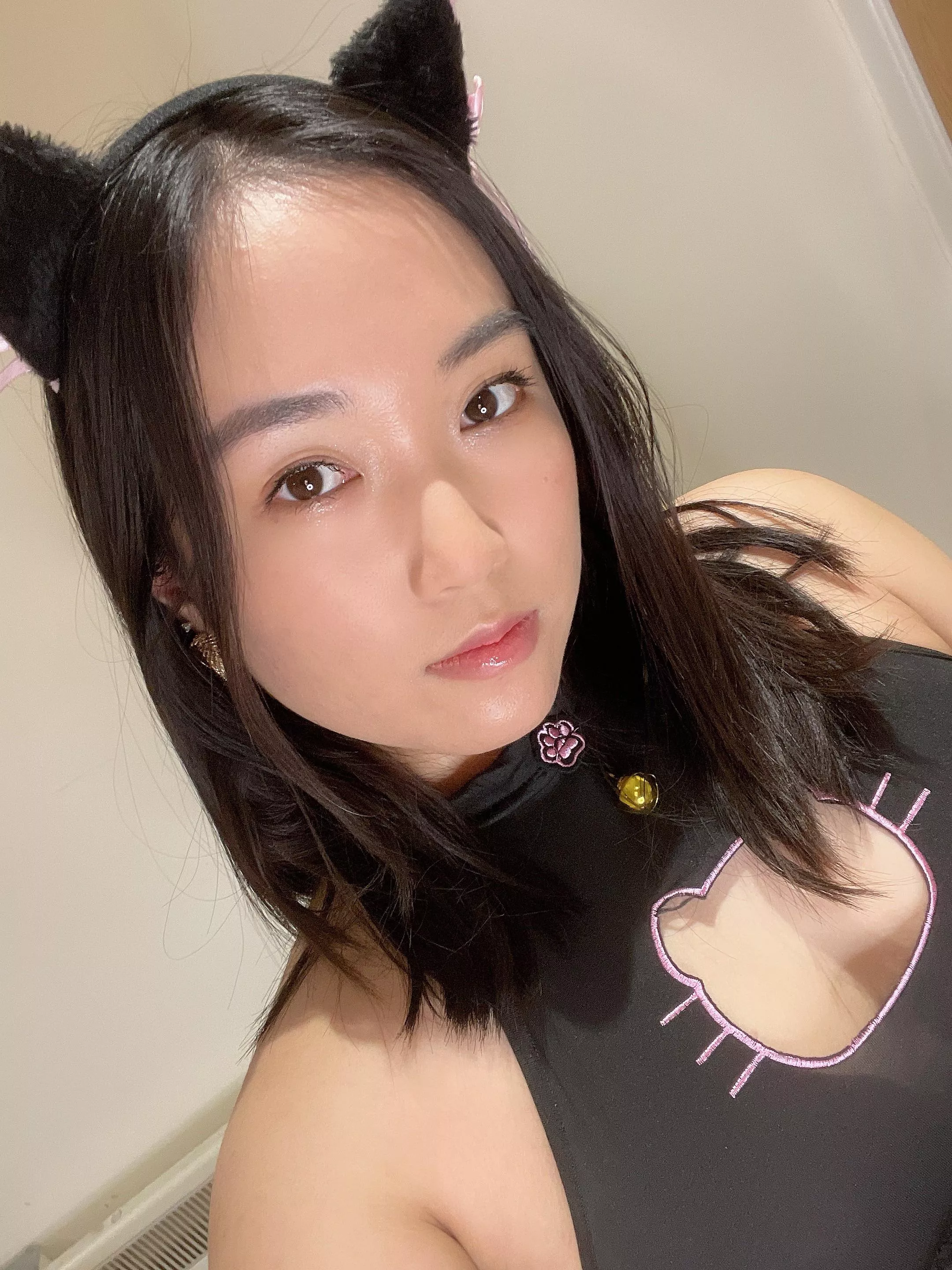 What do you think of this Asian kitty? 😜