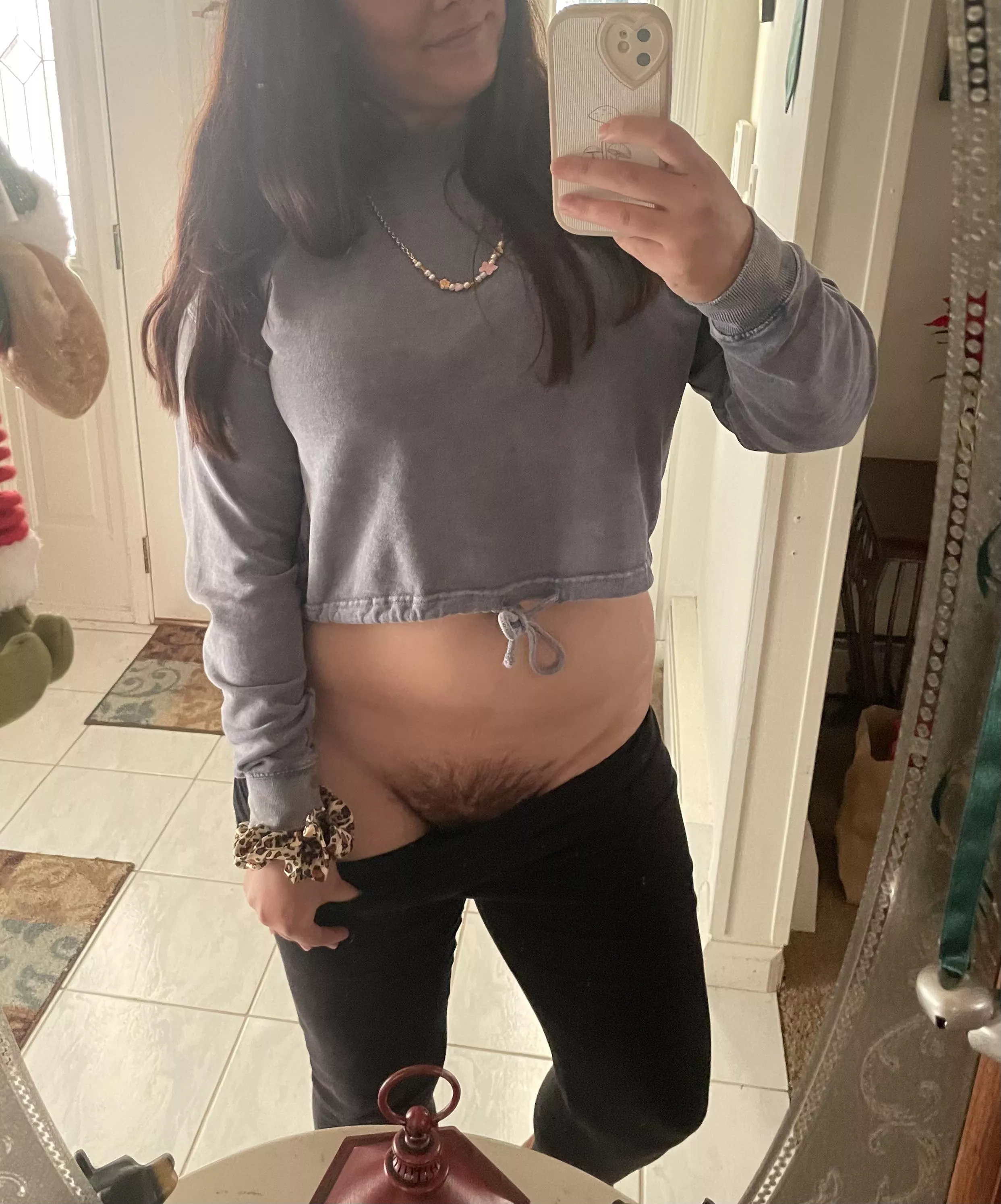 What would you do if I flashed you like this in public? 😻 did you expect me to have a hairy pussy🤔